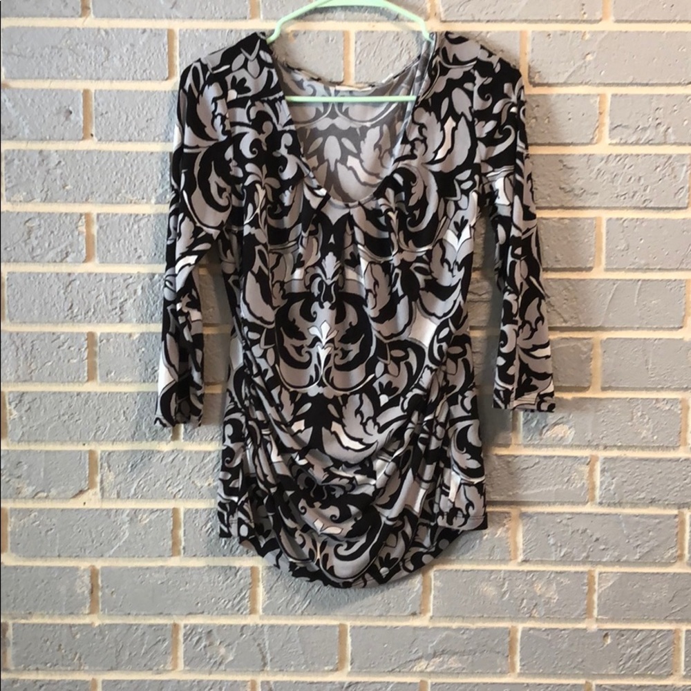 New York and company black and white blouse